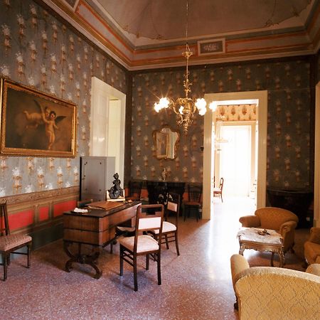 Palazzo Leuzzi B&B Galatone Eksteriør bilde