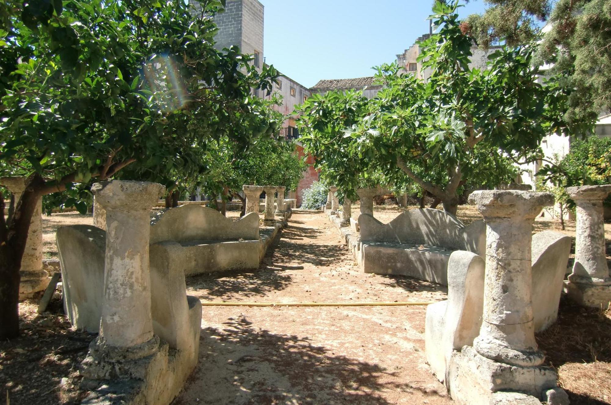 Palazzo Leuzzi B&B Galatone Eksteriør bilde