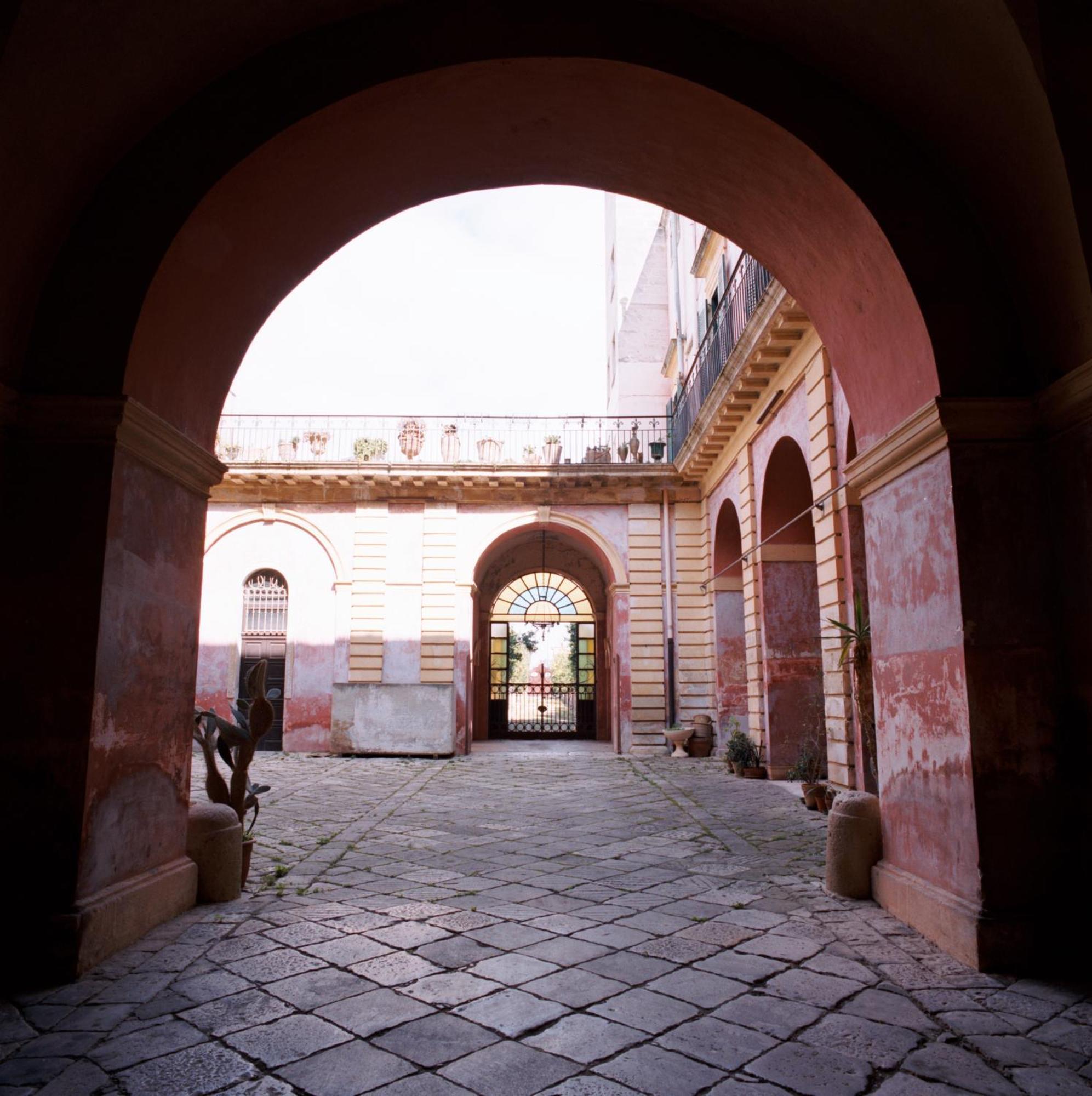 Palazzo Leuzzi B&B Galatone Eksteriør bilde